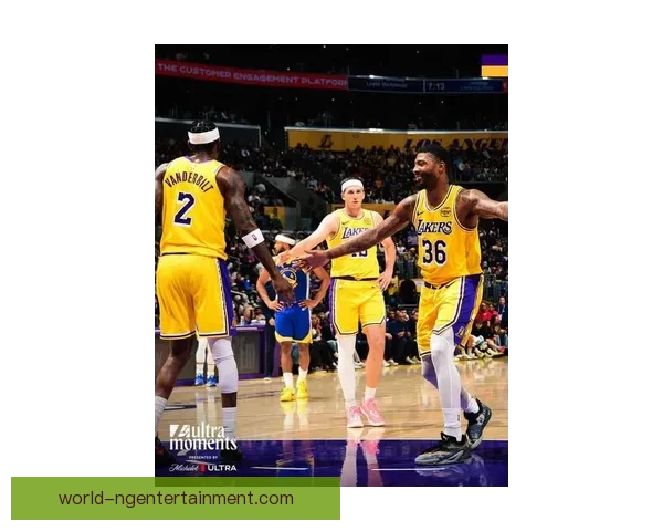 NBA焦点战詹姆斯率湖人逆转勇士豪取三连胜展现风范冲击季后赛席位